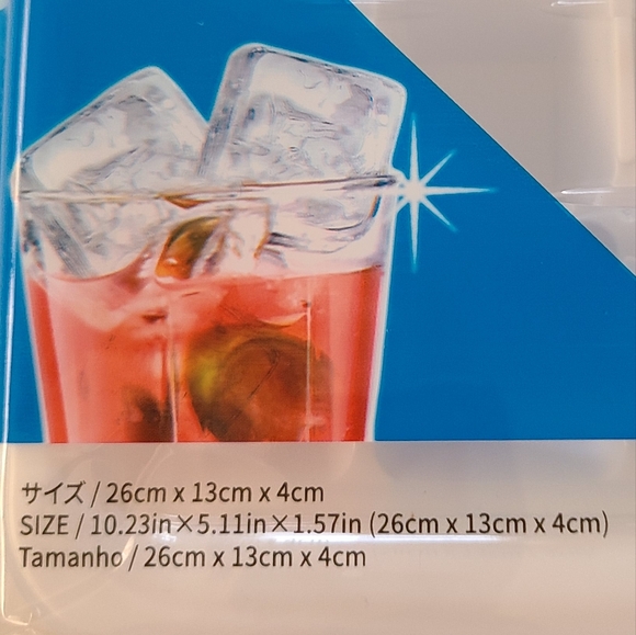 A Bundle of Ice Cube Trays - Picture 5 of 8